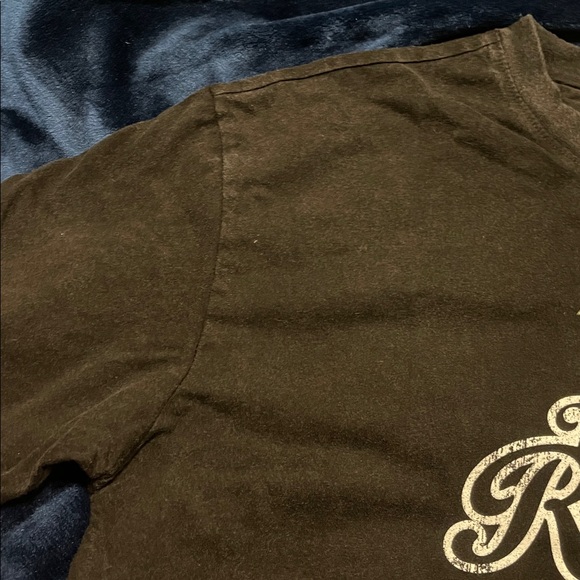 The Rolling Stones Black Tee with Red Lips Graphic - Picture 4 of 4